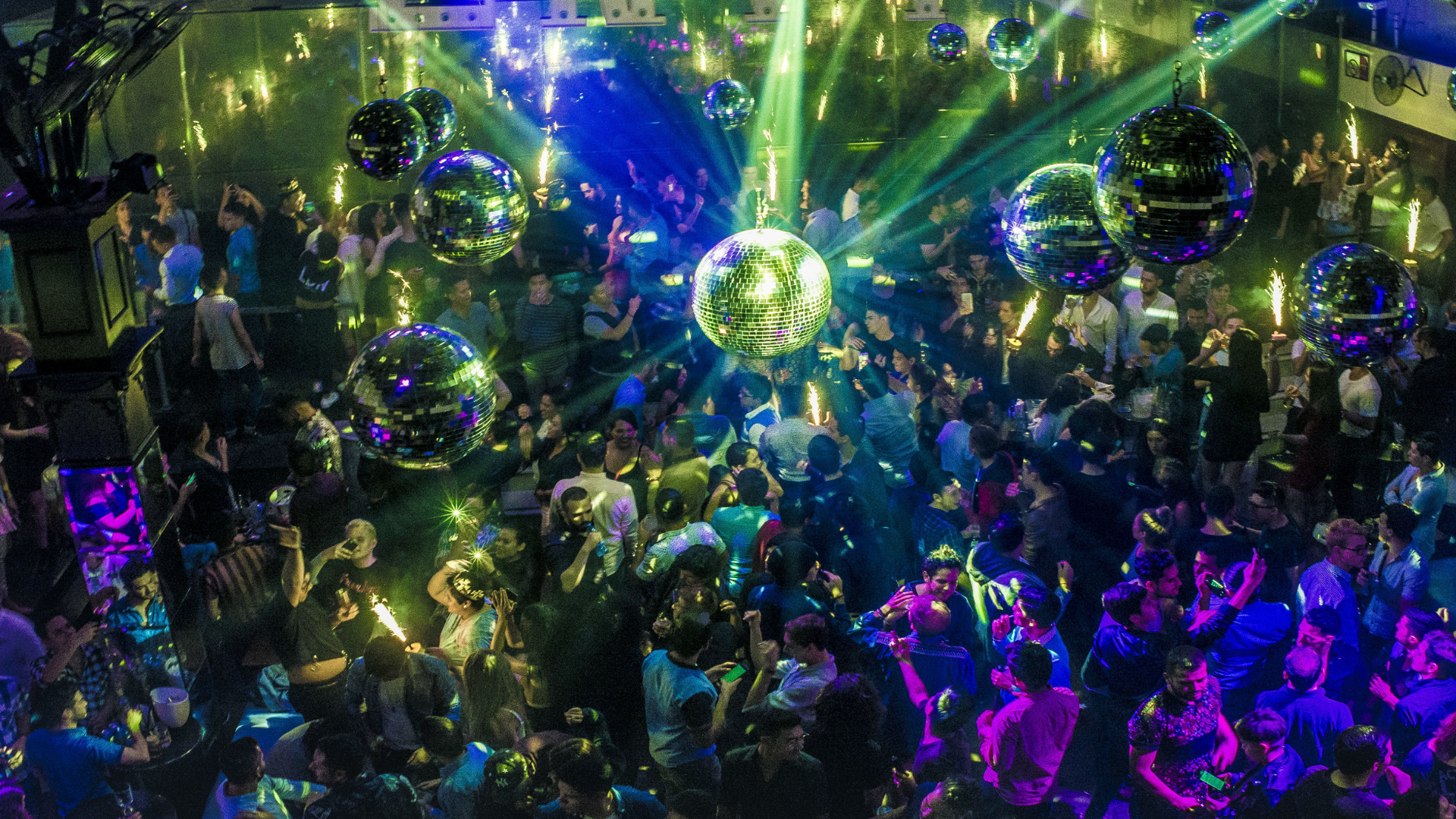 Vida nocturna en Santo Domingo: bares y discotecas